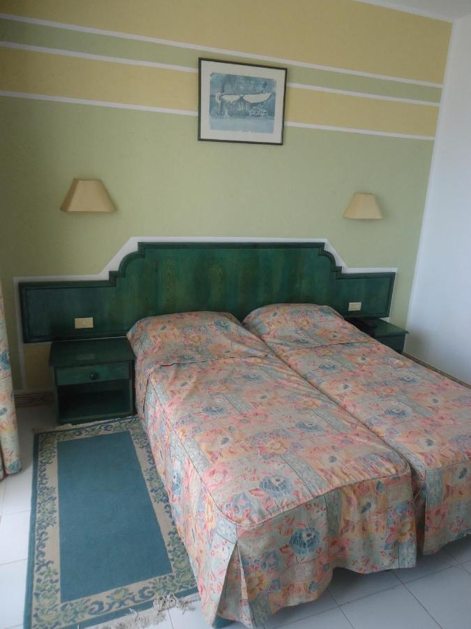 Hotel Mezri Монастир Екстериор снимка
